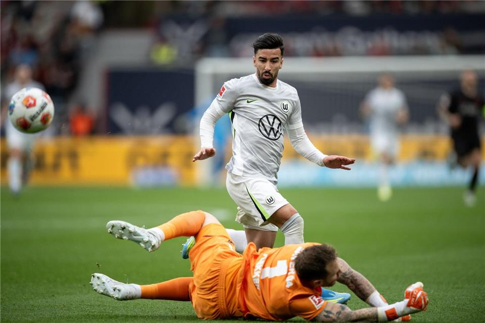 Wolfsburg und Leverkusen lieferten sich ein Torspektakel.Fabian Strauch/dpa