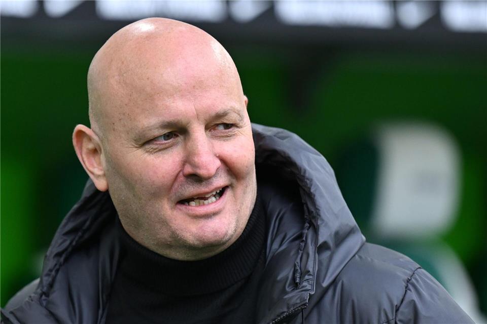 Wolfsburg-Boss Christiansen mahnt zur Geduld Wolfsburgs Geschäftsführer Peter Christiansen bleibt trotz des schwachen Saisonstarts ruhig.Swen Pförtner/dpa