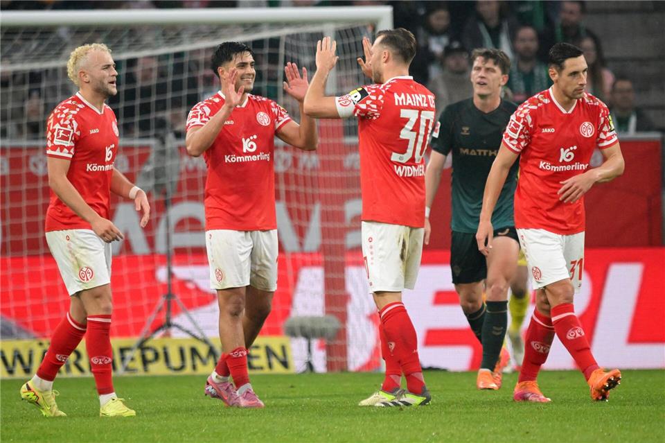 Wollen auch gegen die AC Florenz jubeln: Die Spieler des FSV Mainz 05.Torsten Silz/dpa