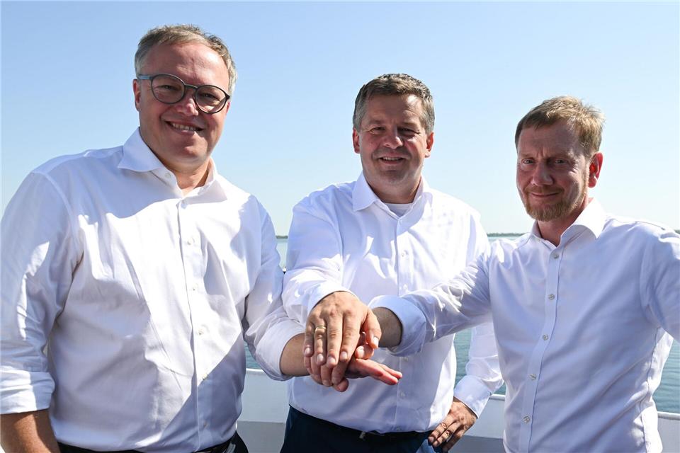 Wollen mit einer Stimme sprechen: Die drei ostdeutschen Ministerpräsidenten (Mario Voigt (Thüringen), Sven Schulze (Sachsen-Anhalt) und (Michael Kretschmer, Thüringen, alle CDU) sind gegen eine Abschaffung der Rente nach 45 Beitragsjahren.Hendrik Schmidt/dpa