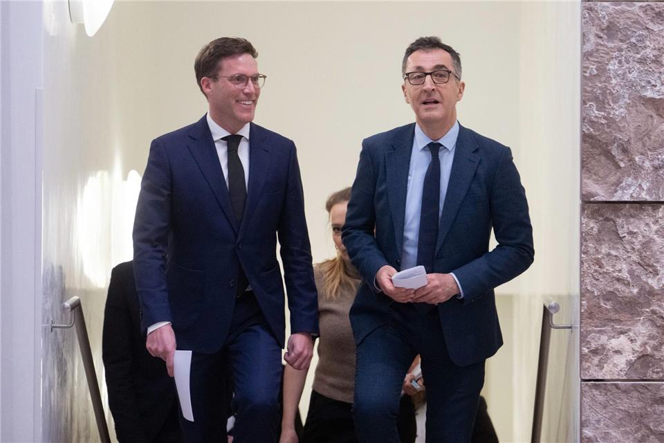 Wollen über eine gemeinsame Regierungskoalition verhandeln: CDU-Landeschef Manuel Hagel und Grünen-Frontmann Cem Özdemir. (Archivbild)Marijan Murat/dpa