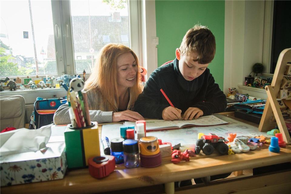 Worte prägen das Selbstbild: Positive Rückmeldungen stärken das Selbstwertgefühl von Kindern.picture alliance / dpa-tmn