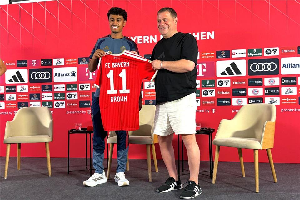 Wortgewaltig im Sportoutfit: Eberl spricht über die FIFA-Pläne. (Archivbild)Christian Kunz/dpa