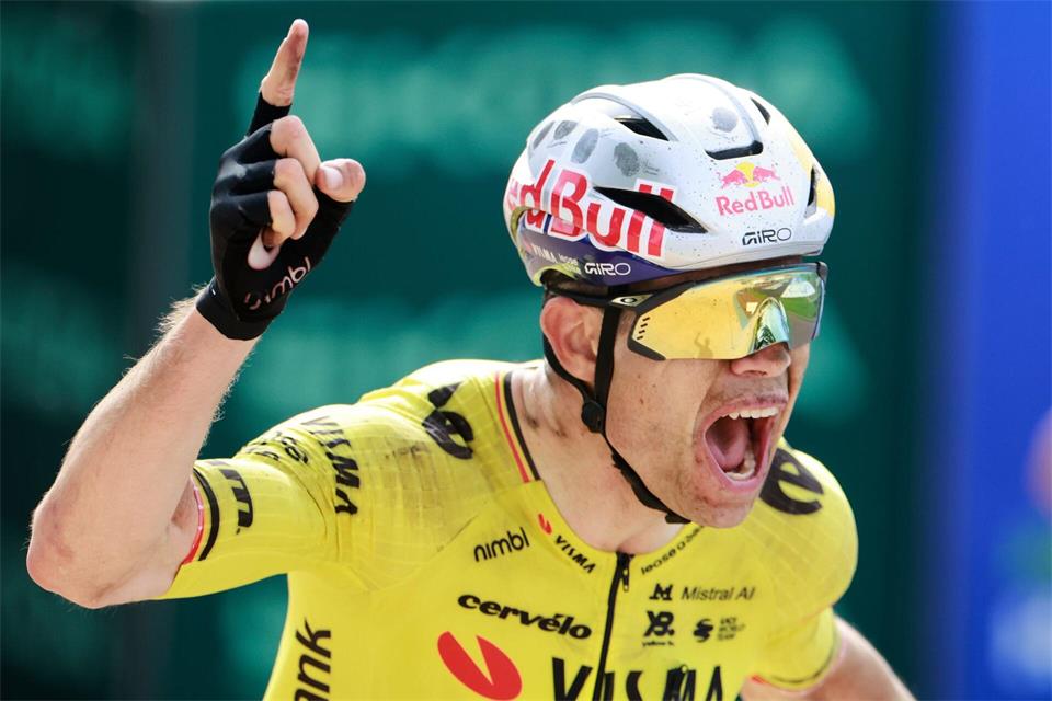 Wout van Aert siegte erstmals bei der diesjährigen Vuelta. (Archivbild)Jean-Francois Badias/AP/dpa