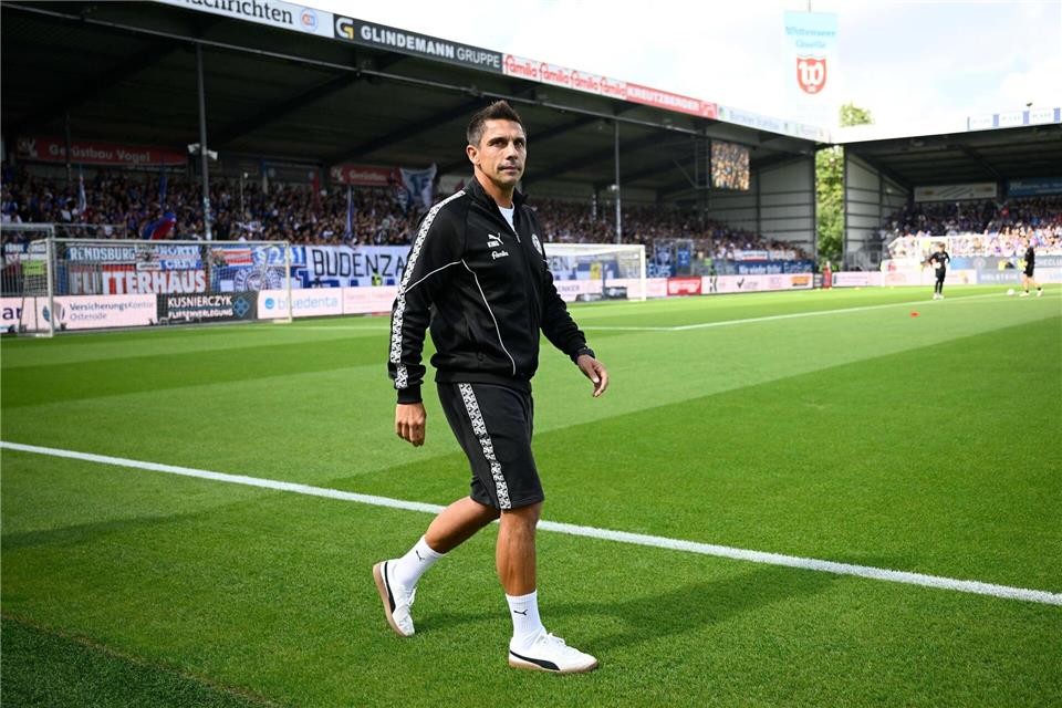Wünscht sich für Holstein Kiel bald ein neues Stadion: Holstein-Cheftrainer Marcel RappGregor Fischer/dpa
