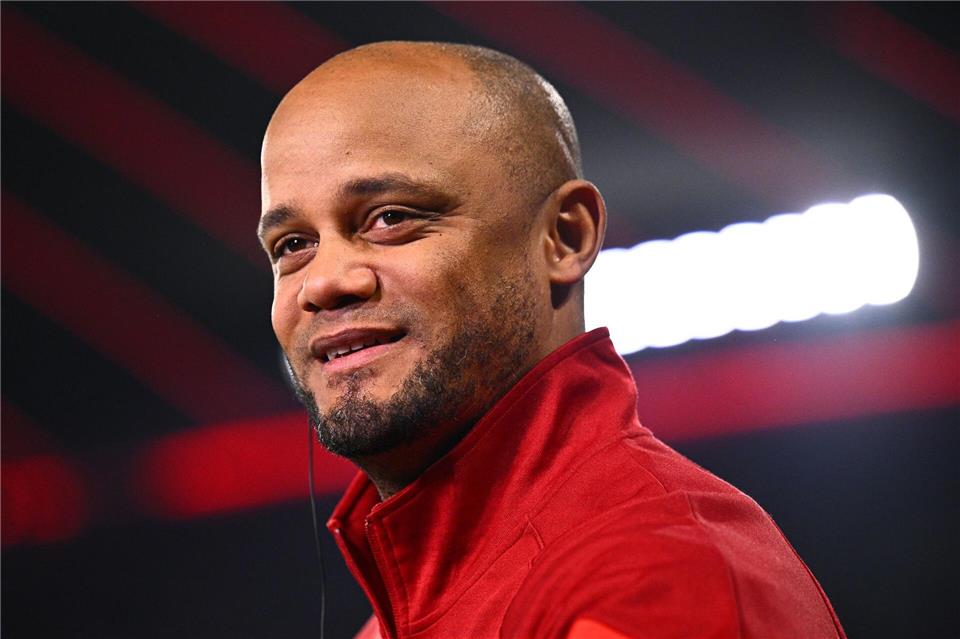 Würde HSV-Aufstieg begrüßen: Bayern-Coach Vincent KompanyTom Weller/dpa