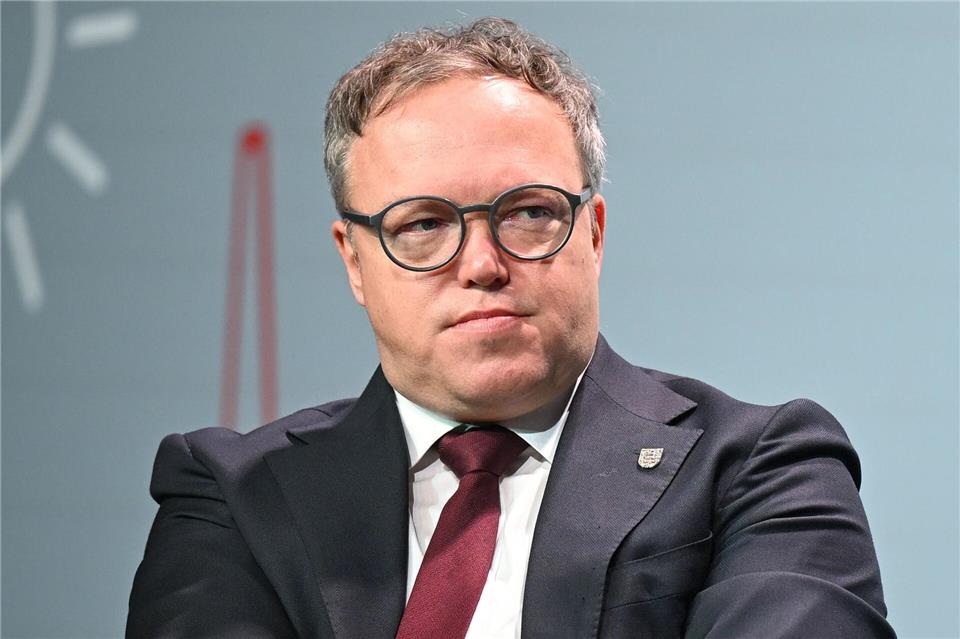 Wurden mehrere Reden und Gastbeiträge von Thüringens Ministerpräsident Mario Voigt (CDU) mit Hilfe von Künstlicher Intelligenz (KI) erstellt? (Archivbild)David Hammersen/dpa