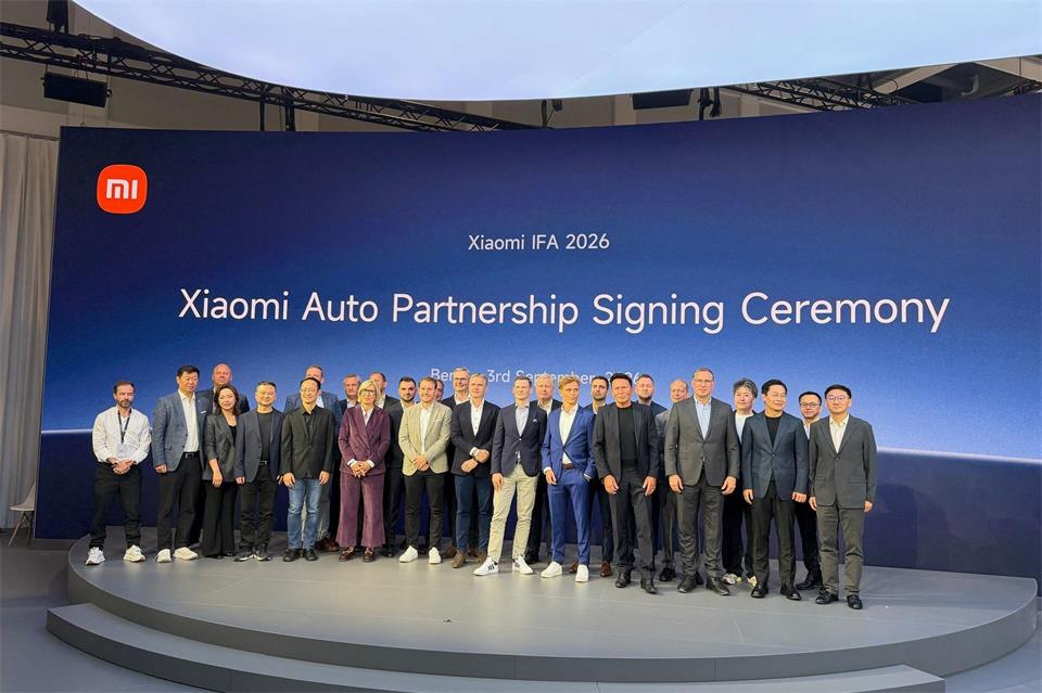 Xiaomi bringt seine Autos nach Europa.Christoph Dernbach/dpa