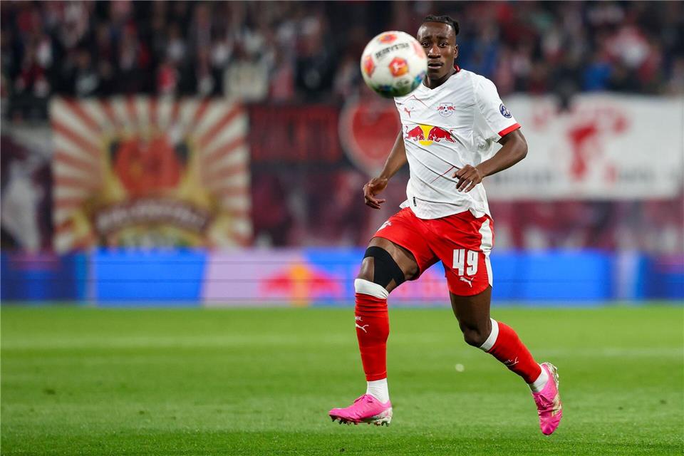 Yan Diomande gab nur eine kurze Stippvisite im Trainingslager von RB Leipzig. (Archivbild)Jan Woitas/dpa