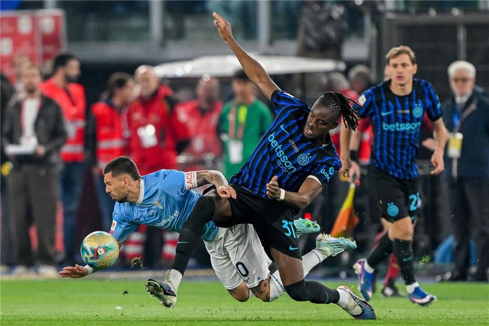 Yann-Aurel Bisseck hat seinen Vertrag bei Inter Mailand verlängert. (Archivbild)Tano Pecoraro/LaPresse/AP/dpa
