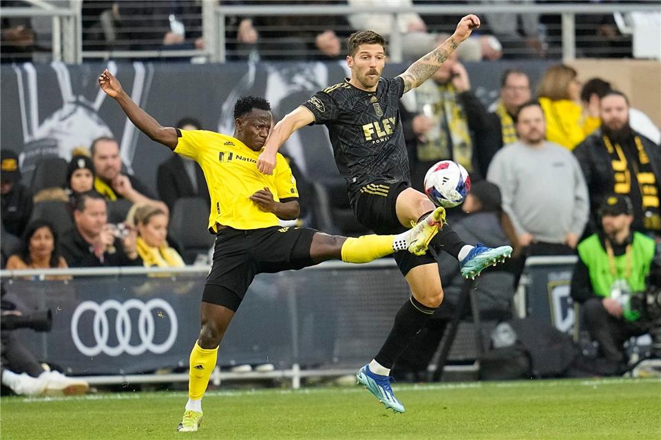 Yaw Yeboah (li.) wurde mit dem MLS-Team Columbus Crew 2023 Meister. (Archivfoto)Sue Ogrocki/AP/dpa