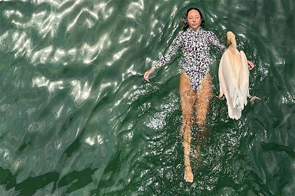 Yoga-Lehrerin Alik Ohanian ist eng mit dem Pelkian verbunden. Sie gehen regelmäßig zusammen schwimmen.Tony Issa/dpa