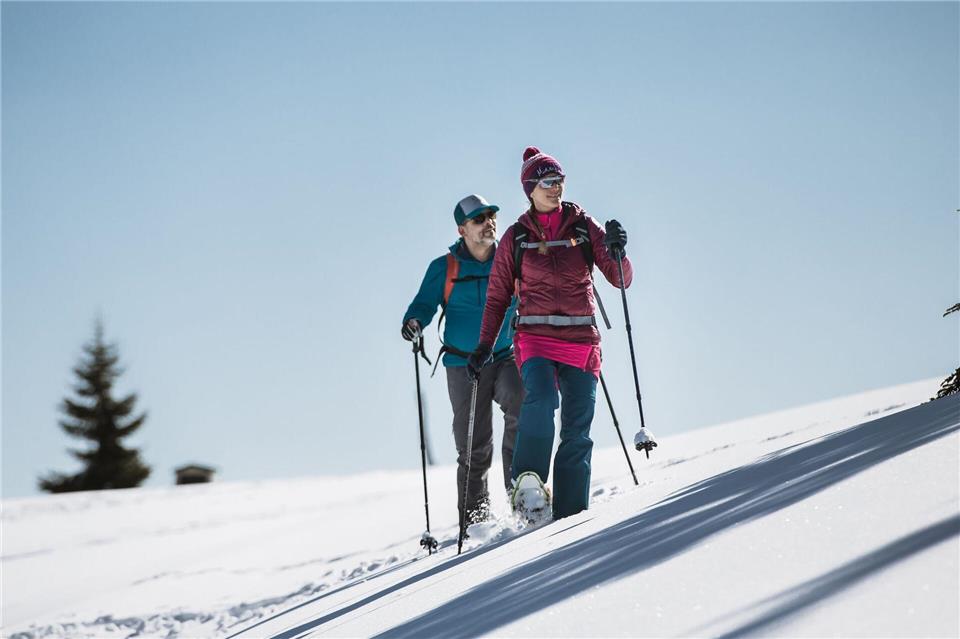 Yoga als Option: Achtsamkeitsübungen im Schnee sind eine willkommene Ergänzung.Mia Maria Knoll/TVB Silberregion Karwendel/dpa-tmn