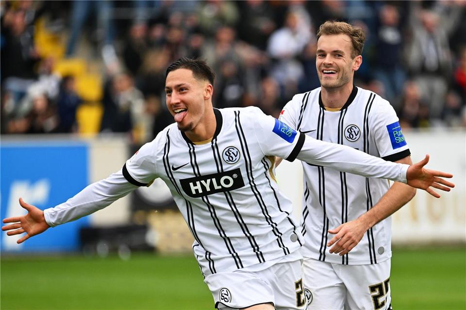Elversberg und Ebnoutalib wirbeln weiter Younes Ebnoutalib (vorn): Hattrick gegen Fürth. Harald Tittel/dpa