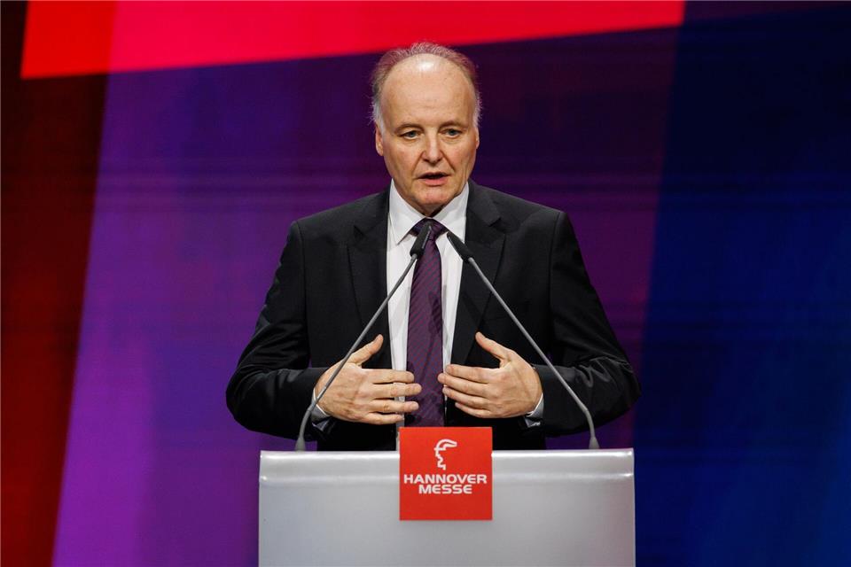 ZVEI-Präsident Gunther Kegel sieht die am Montag beginnende Hannover Messe als wichtiges Schaufenster für die Elektro- und Digitalindustrie. (Archivbild)Michael Matthey/dpa