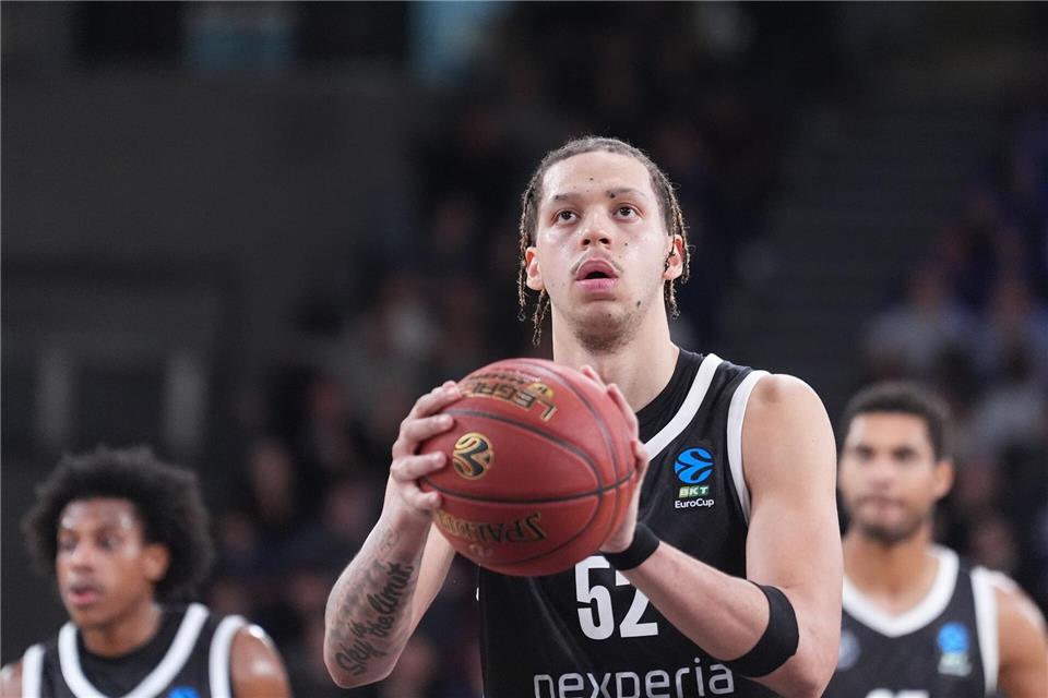 Zacharie Perrin wird den Hamburger Basketballern einige Wochen fehlen. (Archivbild)Marcus Brandt/dpa