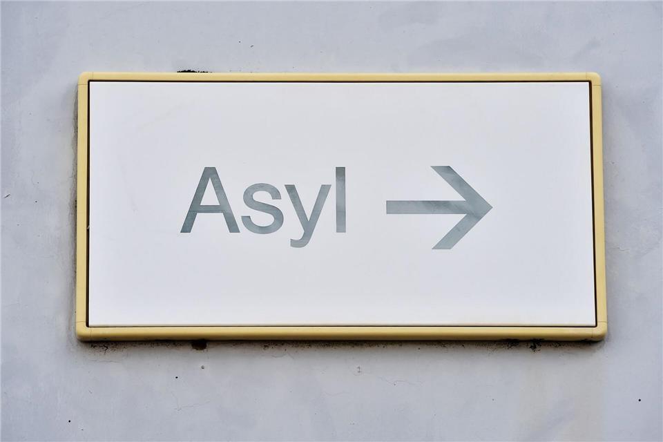 Zahl der freiwilligen Ausreisen von Asylbewerbern ist gestiegen. (Symbolbild)Uli Deck/Deutsche Presse-Agentur GmbH/dpa