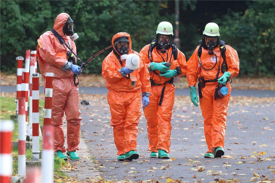 Zahlreiche Feuerwehrkräfte waren im Einsatz.David Young/dpa