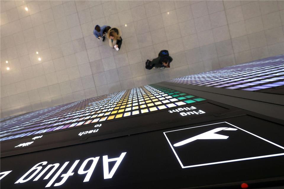 Zahlreiche Flüge der Lufthansa fallen aus. Karl-Josef Hildenbrand/dpa