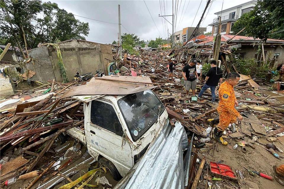 Zahlreiche Häuser lagen in Trümmern.Jacqueline Hernandez/AP/dpa