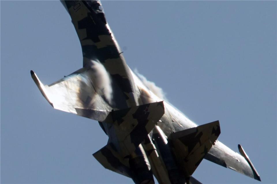 Zahlreiche Krisen und Kriege weltweit befeuern die Militärausgaben der Länder. Dieser Trend wird sich weiter fortsetzen, meinen die Sipri-Forscher. (Illustration)Sergei Chirikov/EPA/dpa