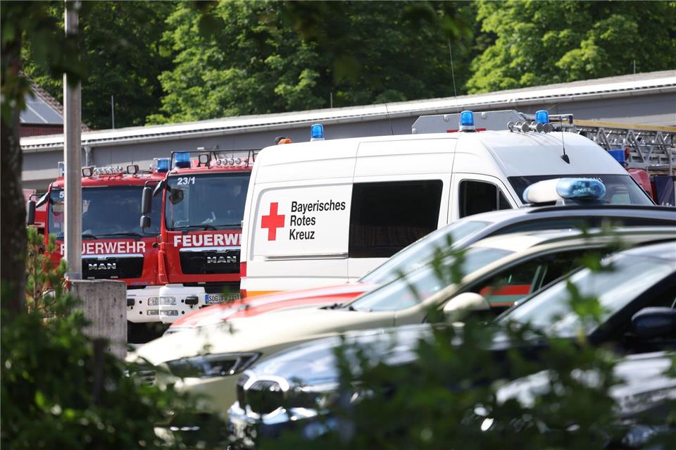 Zahlreiche Rettungskräfte waren im Einsatz.Karl-Josef Hildenbrand/dpa