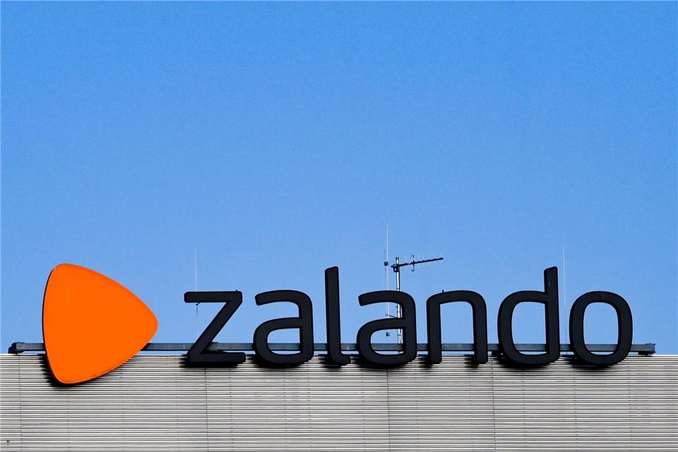 Zalando will das Erfurter Logistikzentrum im September schließen. (Archivbild)Jens Kalaene/dpa-Zentralbild/dpa