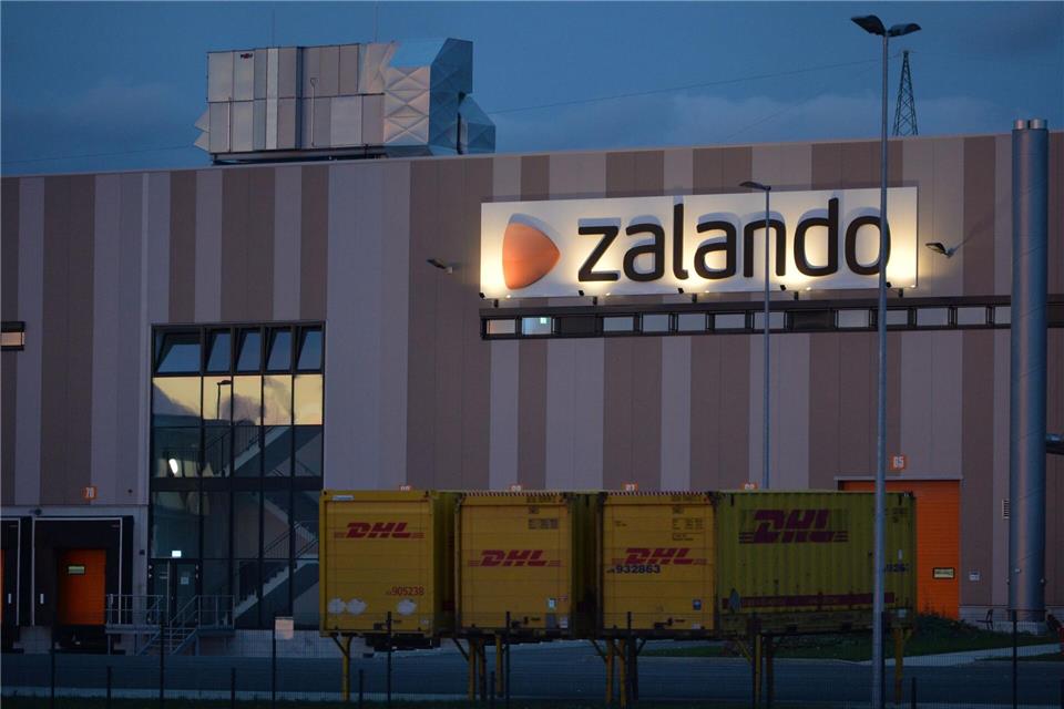 Zalando will das Erfurter Logistikzentrum im September schließen. (Archivbild)Marc Tirl/dpa-Zentralbild/dpa