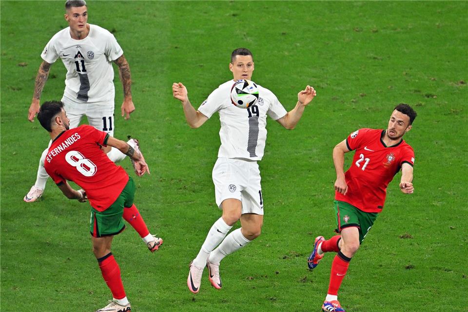 Zan Celar (M) traf dreimal im GeheimtestTorsten Silz/dpa