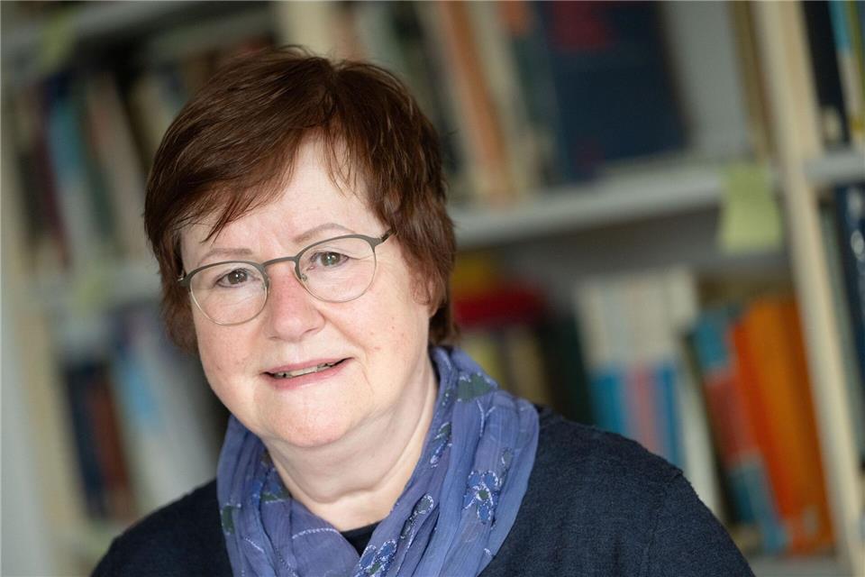 Zecken sind mittlerweile das ganze Jahr über aktiv, sagt Zeckenforscherin Ute Mackenstedt. (Archivbild)Marijan Murat/dpa