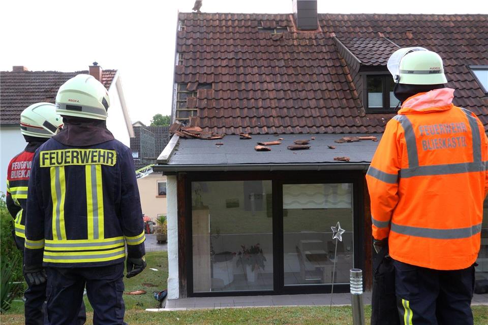 Zehn Häuser sollen von dem Unwetter betroffen sein. Thorsten Kremers/dpa
