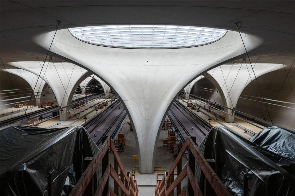 Zehntausende Menschen haben an den Tagen der offenen Baustelle die Gelegenheit genutzt und den Tiefbahnhof von Stuttgart 21 besichtigt. Christoph Schmidt/dpa