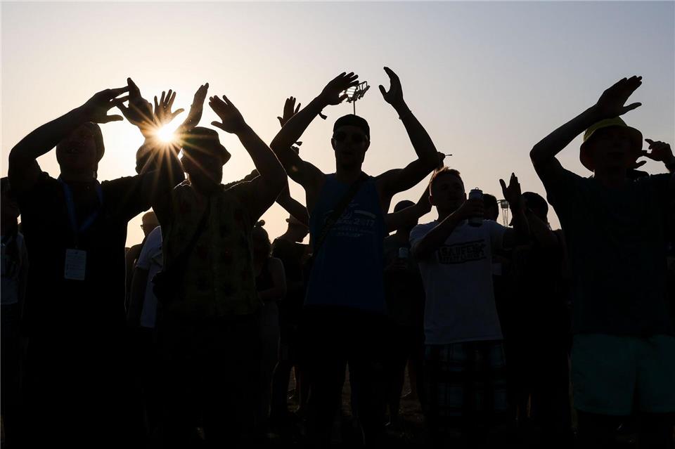 Zehntausende Musikfans feiern auf dem Highfield-FestivalJan Woitas/dpa