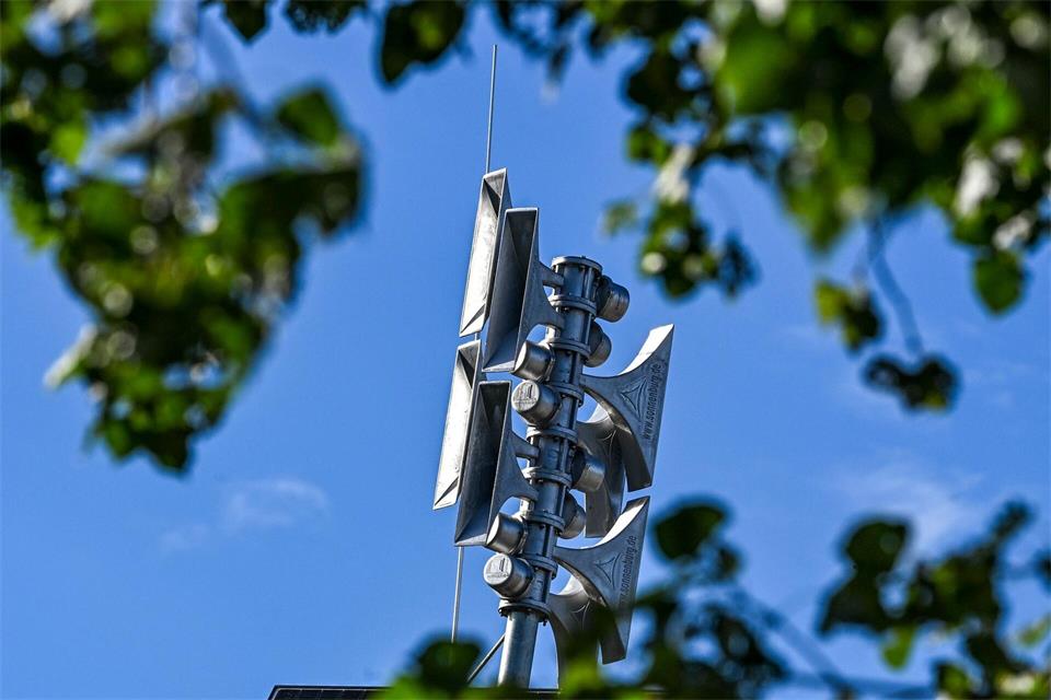Zehntausende Sirenen gibt es in Deutschland - viele von ihnen sollen am Warntag heulen. (Symbolbild)Jens Kalaene/dpa