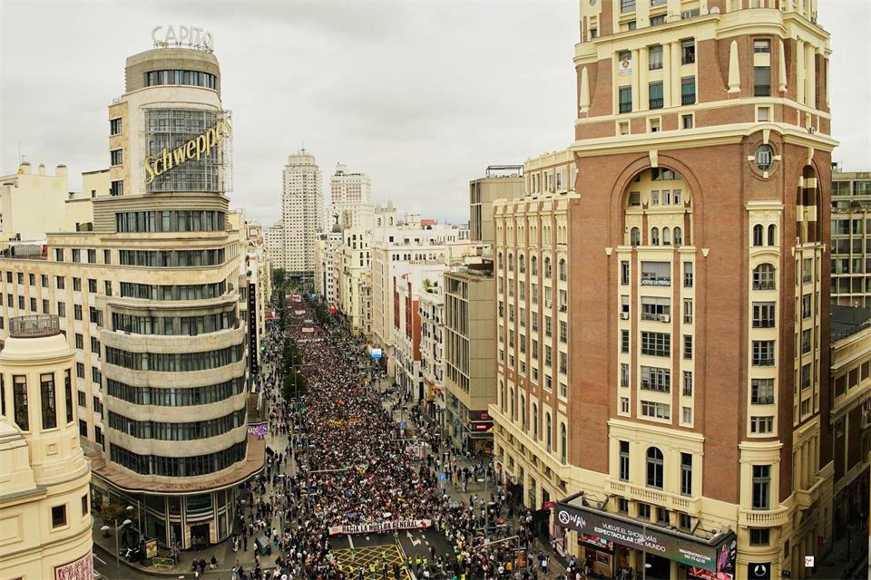 Zehntausende haben am Wochenende in Spanien wie hier in der Hauptstadt Madrid gegen die Wohnungsnot demonstriert. (Archivbild)Bernat Armangue/ZUMA Press Wire/AP/dpa
