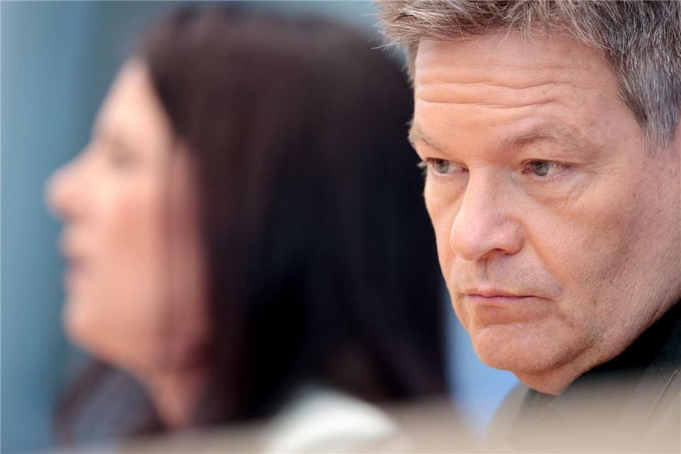 Zehntausende wollen, dass Habeck in der Politik bleibt. (Archivbild)Carsten Koall/dpa