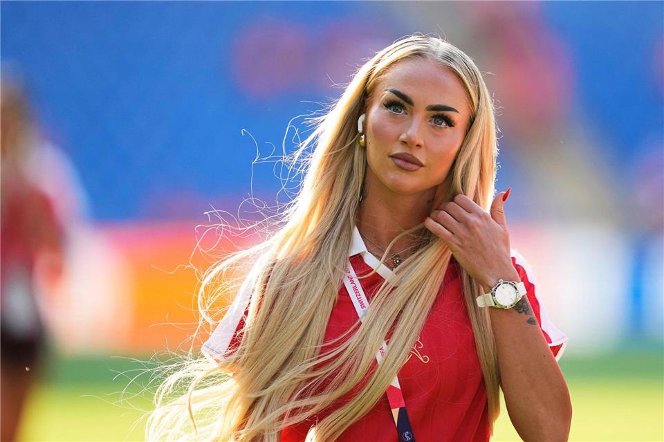 Zeigt ein verwüstetes Zimmer: Alisha Lehmann.Martin Meissner/AP/dpa