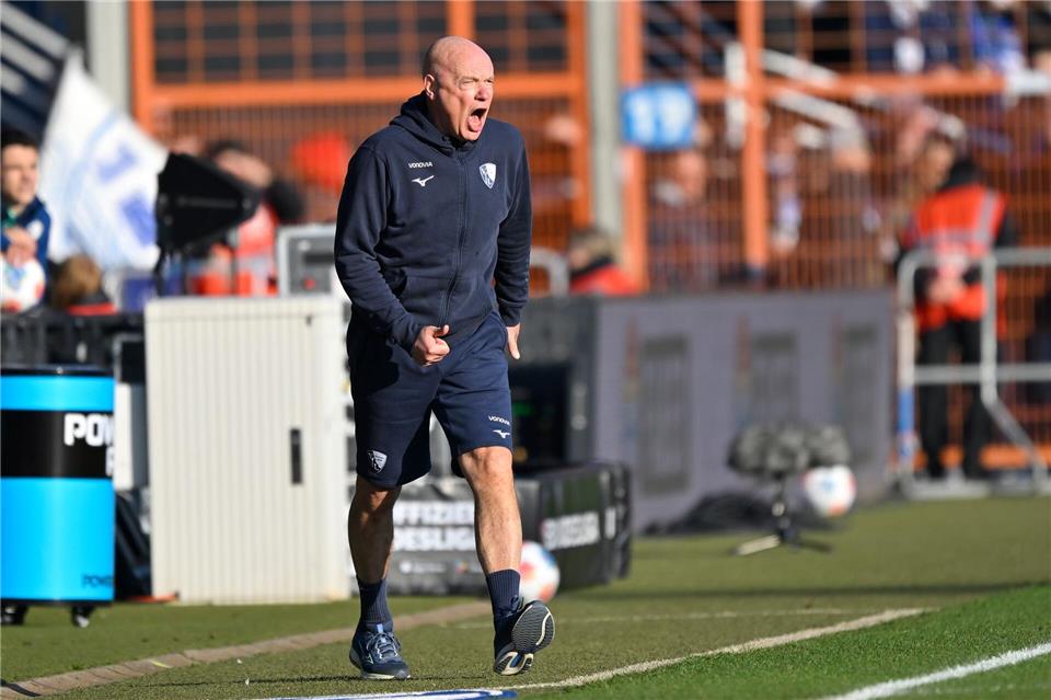 Zeigt keine Angst vor den Spitzenteams: Bochums Trainer Uwe Rösler (Archivbild).Ulrich Hufnagel/dpa