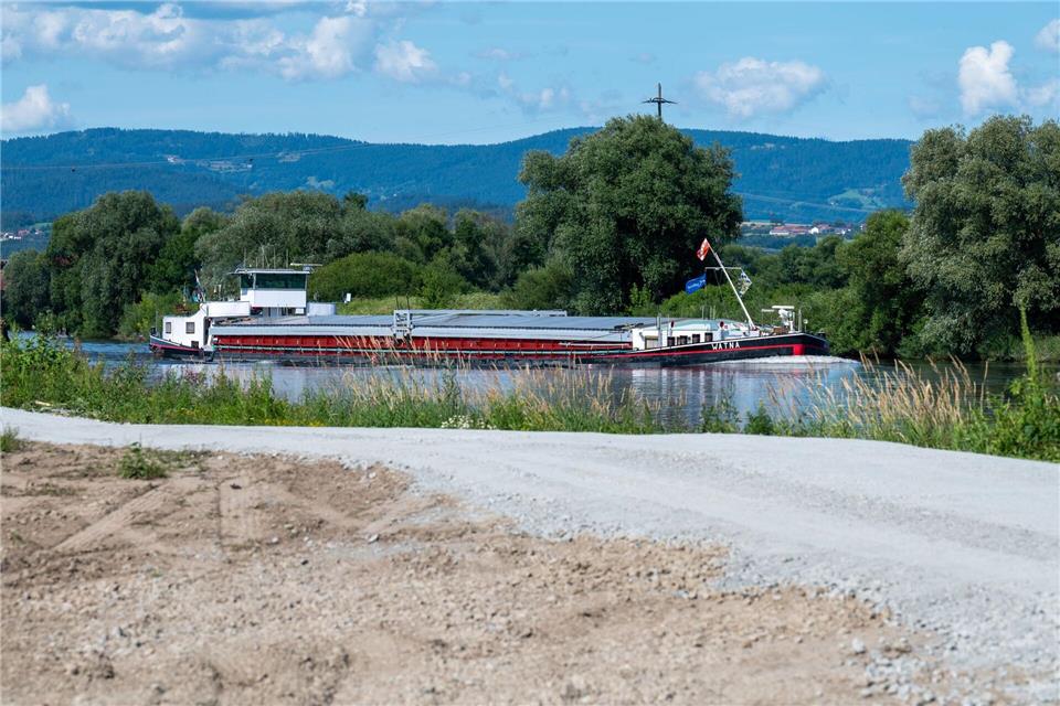 Zeitweise behindert Niedrigwasser die Schifffahrt auf der Donau. (Archivbild)Armin Weigel/dpa