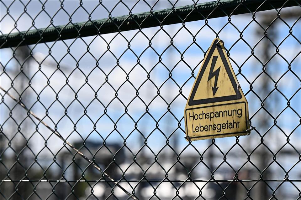 Zeitweise waren Haushalte im Saalekreis ohne Strom. (Symbolbild)Jennifer Brückner/dpa