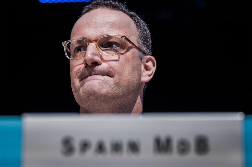 Zieht sich aus dem Haushaltsausschuss zurück: Der CDU-Politiker Jens Spahn. (Archivbild)Lars Berg/dpa