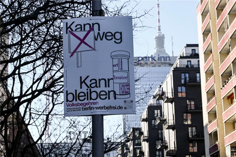 Ziel der Initiative ist es, vor allem digitale Außenwerbung in der Stadt stärker zu reglementieren. (Archivbild)Jens Kalaene/dpa