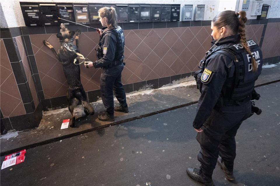 Ziel sei es, den Druck auf Dealer zu erhöhen, sagt die Polizei. Boris Roessler/dpa