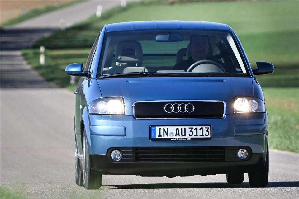 Ziiieeehhh: Nun gut, der sparsamste A2 ist alles andere als dynamisch: 14,9 Sekunden vergehen, bis er es von 0 auf Tempo 100 geschafft hat.Audi AG/dpa-tmn