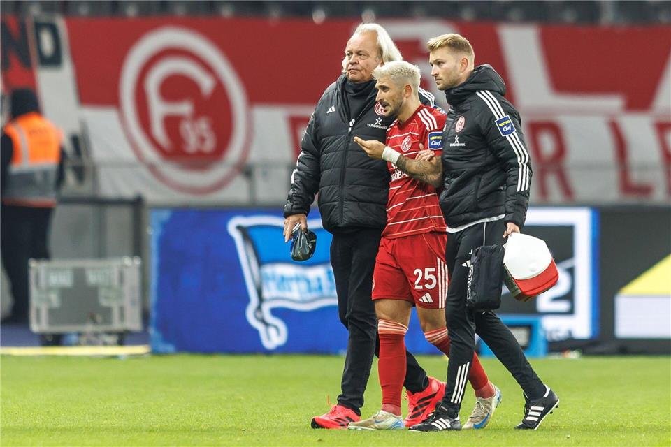 Zimmermann hatte sich auch im Spiel gegen Hertha BSC verletzt. (Archivbild)Andreas Gora/dpa