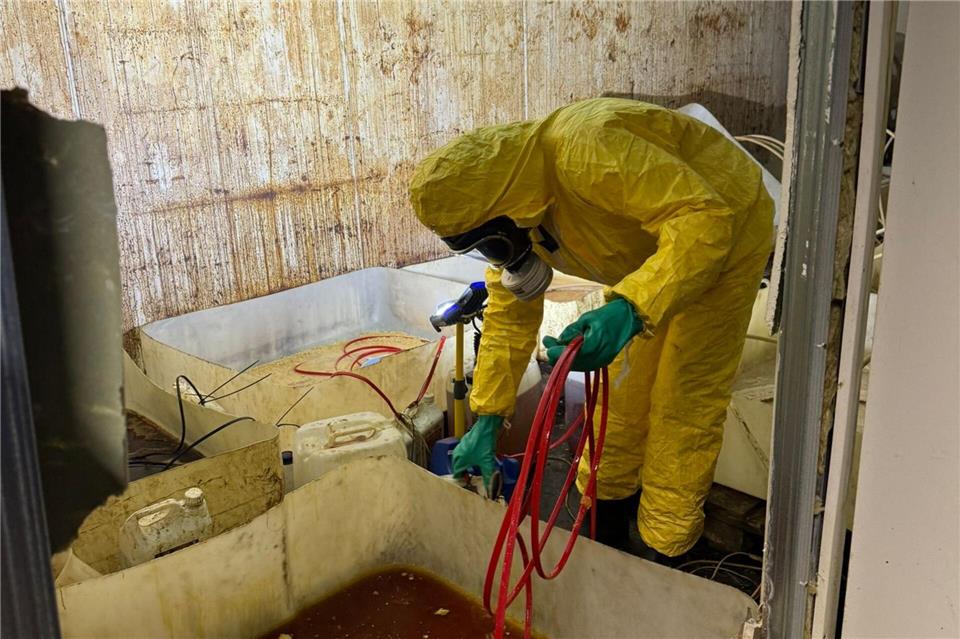 Zollfahndung und Polizei hoben ein großes Drogenlabor in Nauen (Brandenburg) westlich von Berlin aus. -/Zollfahndungsamt Berlin-Brandenburg/dpa