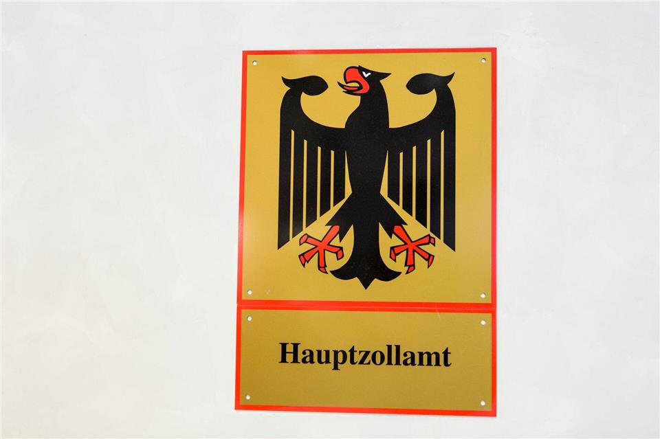 Zollprüfer aus Heilbronn haben bei einem Unternehmen Fehler im Millionenwert festgestellt. (Symbolbild)Silas Stein/dpa