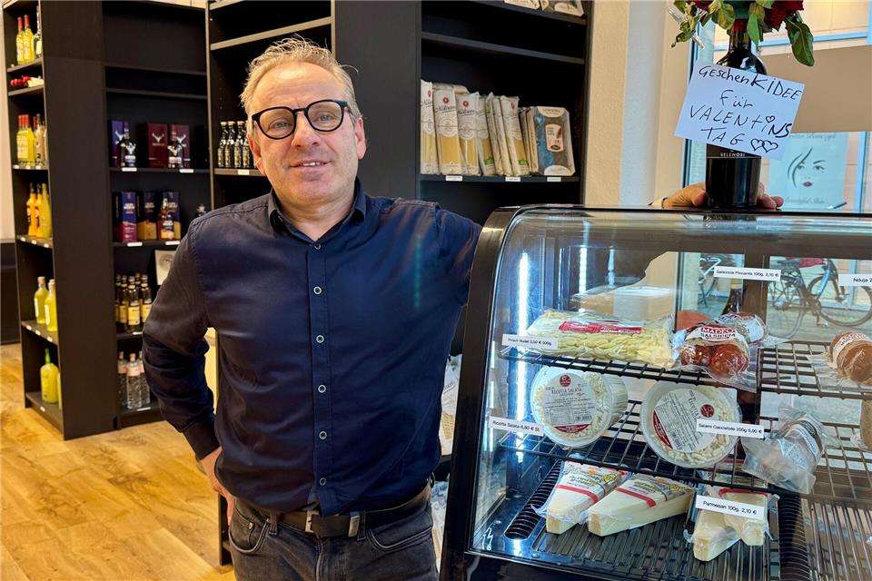 Zu 80 Prozent bleibe er auch nach der Zeit im Pop-Up-Store der Borkener Innenstadt erhalten, sagt Giuseppe Bongiorno.