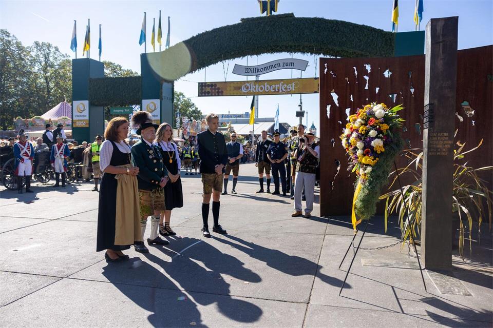 Zu Beginn des Oktoberfests stand ein Gedenken an die Opfer des Wiesn-Attentats. Moritz Röder/Stadt München/dpa