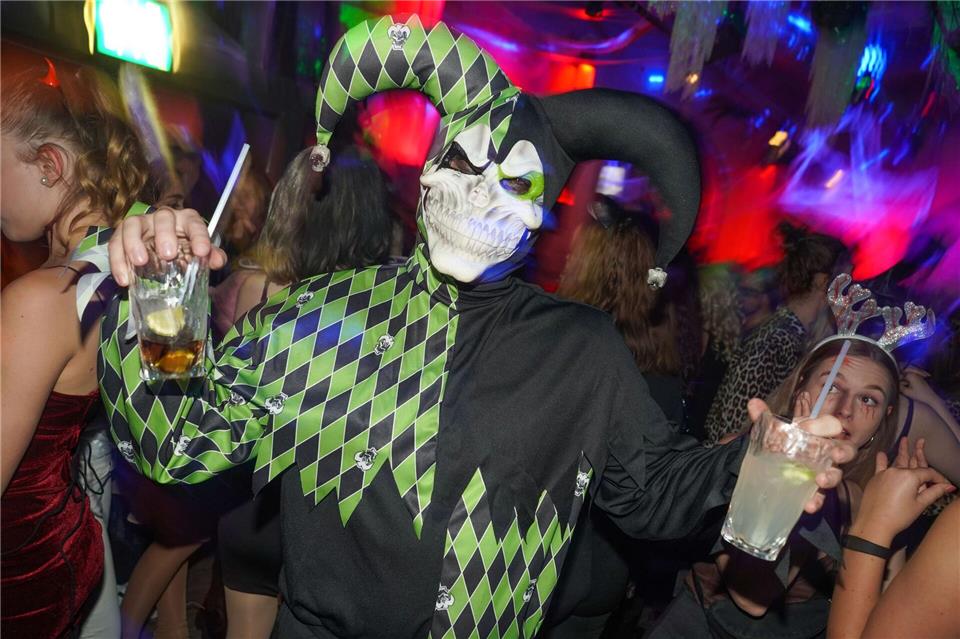 Halloween-Partys versprechen Aufregung Zu Halloween wird es mancherorts in Berlin und Brandenburg gruselig. (Archivbild)Jörg Carstensen/dpa